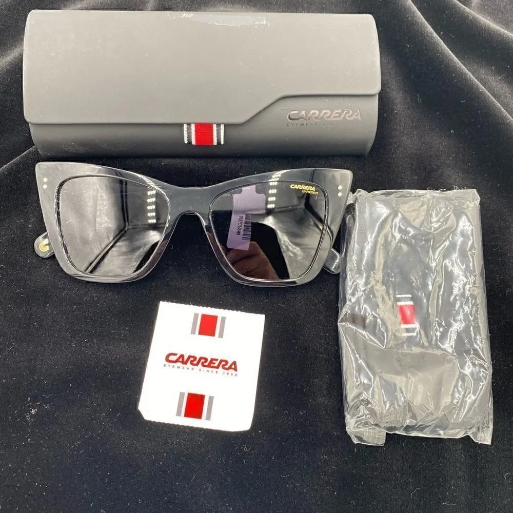 Carrera comes original